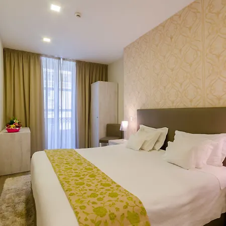 Hotel Borges Chiado 3*