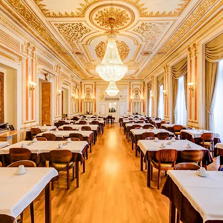 Borges Chiado מלון 3*