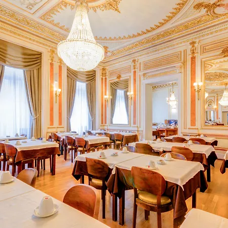 מלון Borges Chiado 3*